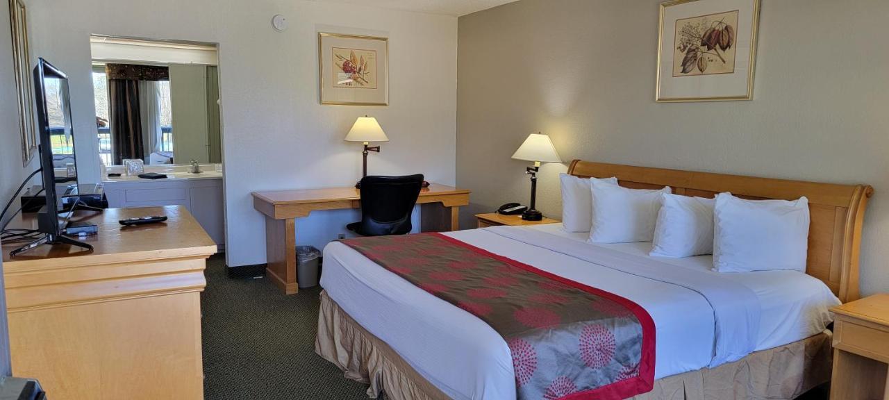 Ramada By Wyndham & Suites Warner Robins Exterior foto