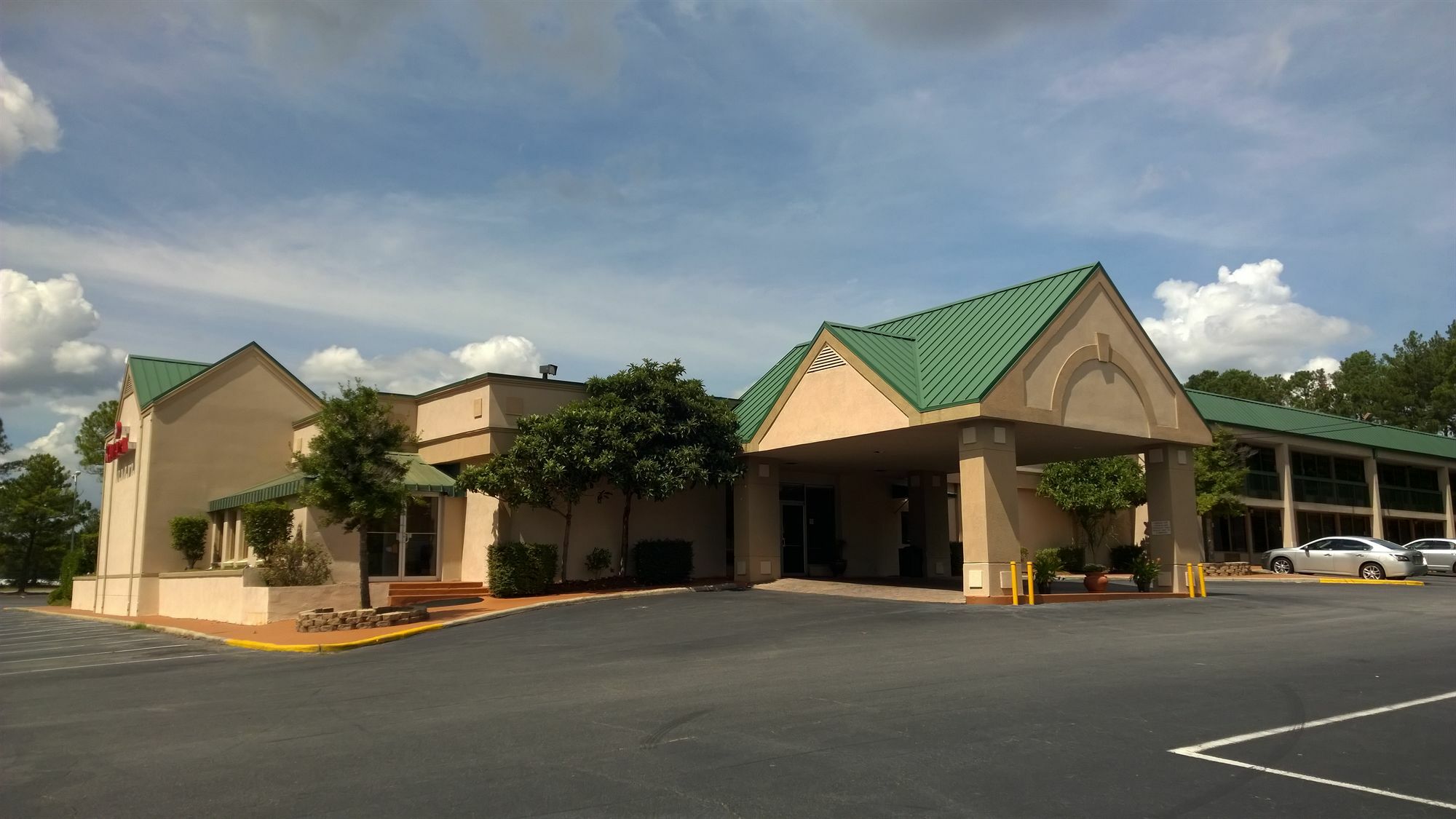 Ramada By Wyndham & Suites Warner Robins Exterior foto